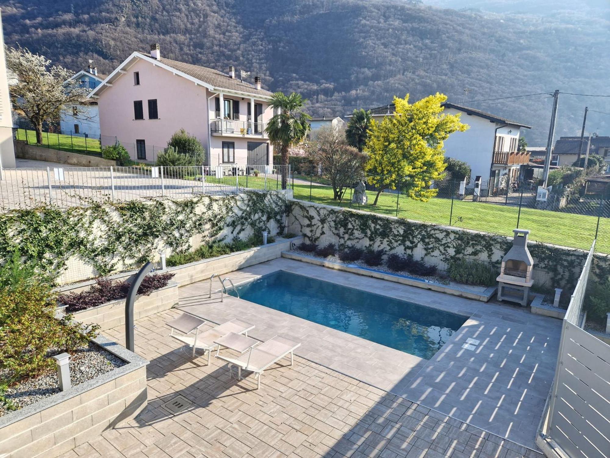 Villa Claudia With Private Pool Colico Exterior photo